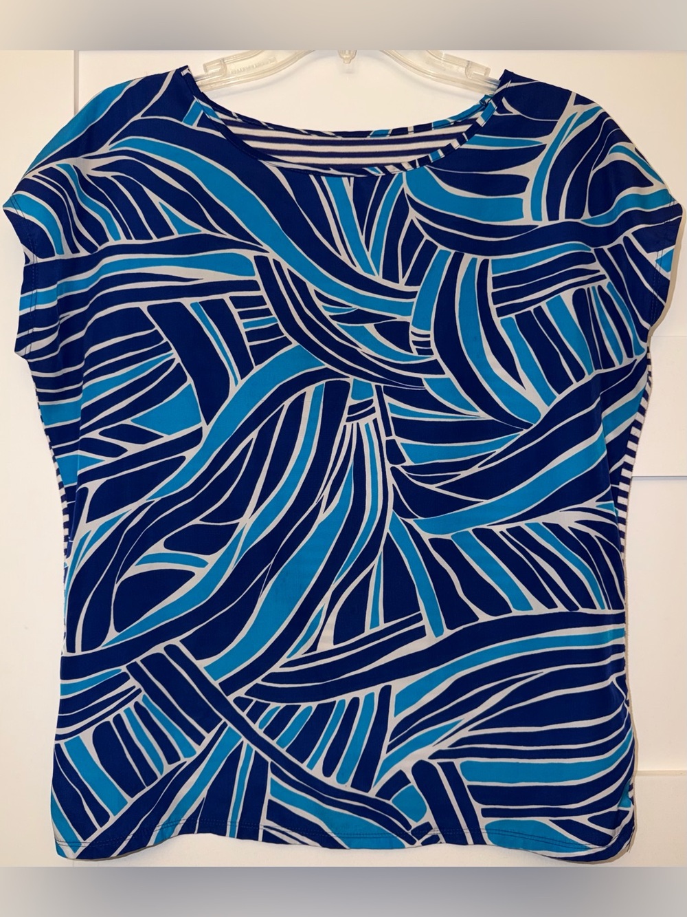 Blue Abstract Wave Print Top. Size-M